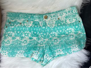 (Category: ) located in . Submitted by vintagethrifty (Listing ID 1335482843, Image 1). Description: .