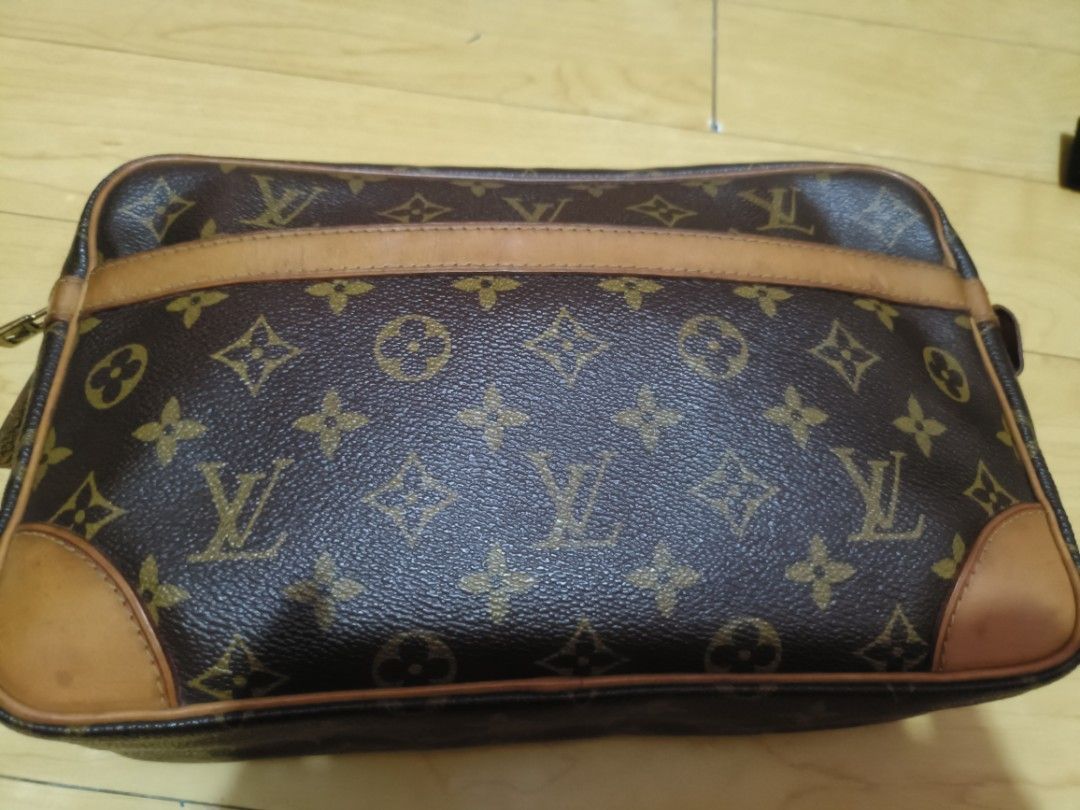 LV Clutch bag (Category: Luxury Bags & Wallets) located in Manila. Submitted by margie_01 (Listing ID 1335480416, Image 1). Description: I bought this in Japan a few years back but I rarely used it. :( please adopt me..