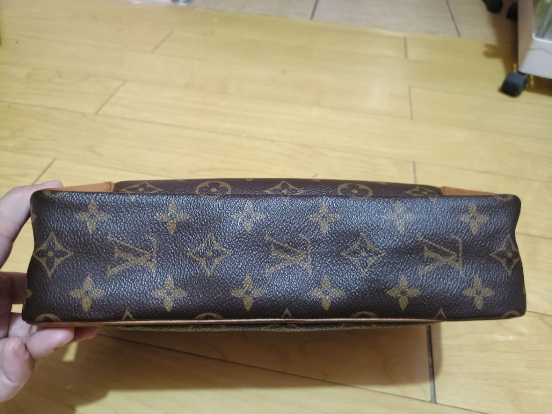 LV Clutch bag (Category: Luxury Bags & Wallets) located in Manila. Submitted by margie_01 (Listing ID 1335480416, Image 2). Description: I bought this in Japan a few years back but I rarely used it. :( please adopt me..