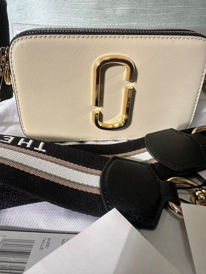 Marc Jacobs Camera bag (Category: Luxury Bags & Wallets) located in San Juan City. Submitted by vmdln (Listing ID 1335488180, Image 2). Description: Original Marc Jacobs Camera Bag New cloud white multi.