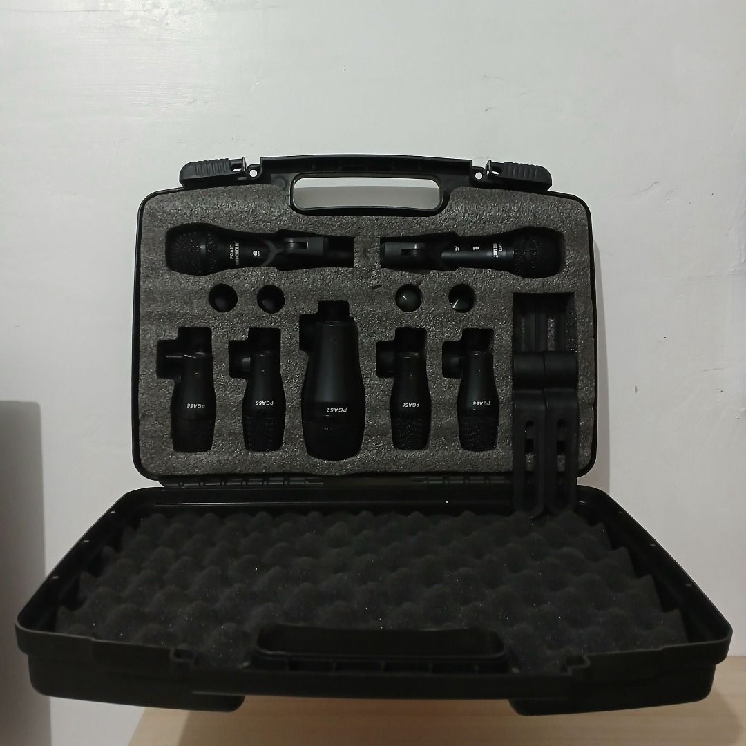 Mickle Drum Mic System (Category: Microphones) located in Taytay. Submitted by gbmusicsolutions2024 (Listing ID 1335526160, Image 2). Description: ⭐️CONDITION: Secondhand, fully functional 🔧INCLUSION: Plastic Hardcase User Manual 4 pcs DMC100 mic clips 2 pcs Mickle PGA57 Dynamic Mics 4 pcs Mickle PGA56 Tom Drum Mic 1 pc Mickle PGA52 Bass Drum mic ISSUE: Minor wearing off on mic body. No effect on sound quality..