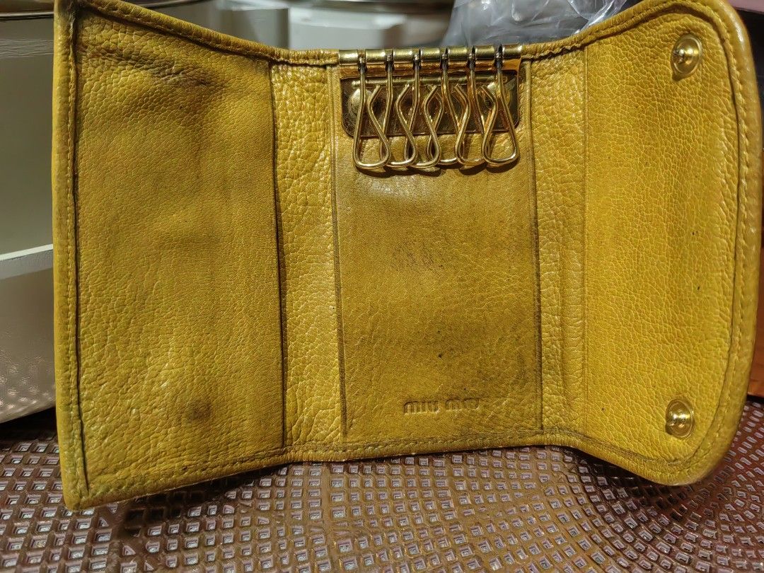 Miu miu (Category: Luxury Bags & Wallets) located in San Pedro. Submitted by charlie0603 (Listing ID 1335430546, Image 3). Description: Still gold hardwares.
