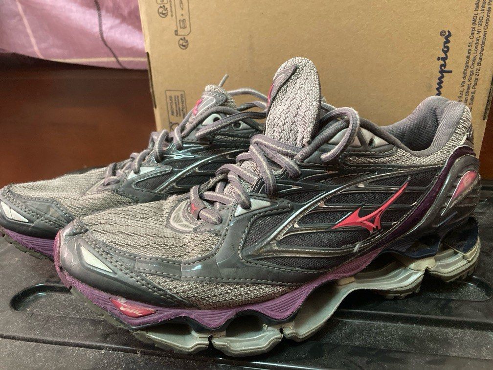 Mizuno Wave prophecy 6 women jogging shoes Men s Fashion Activewear on Carousell