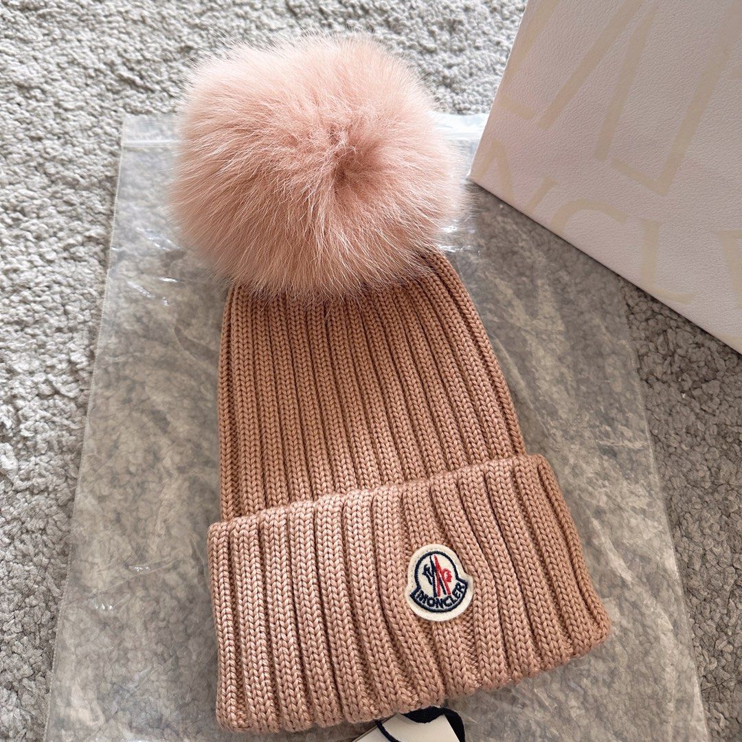 Moncler beanie with pom pom hot sale
