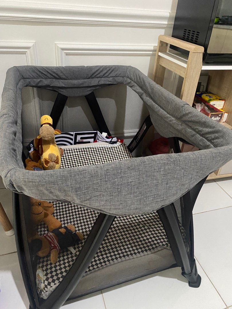 Baby Box Sena Aire Travel Cot Nuna Sena Aire Travel Cot Zip On