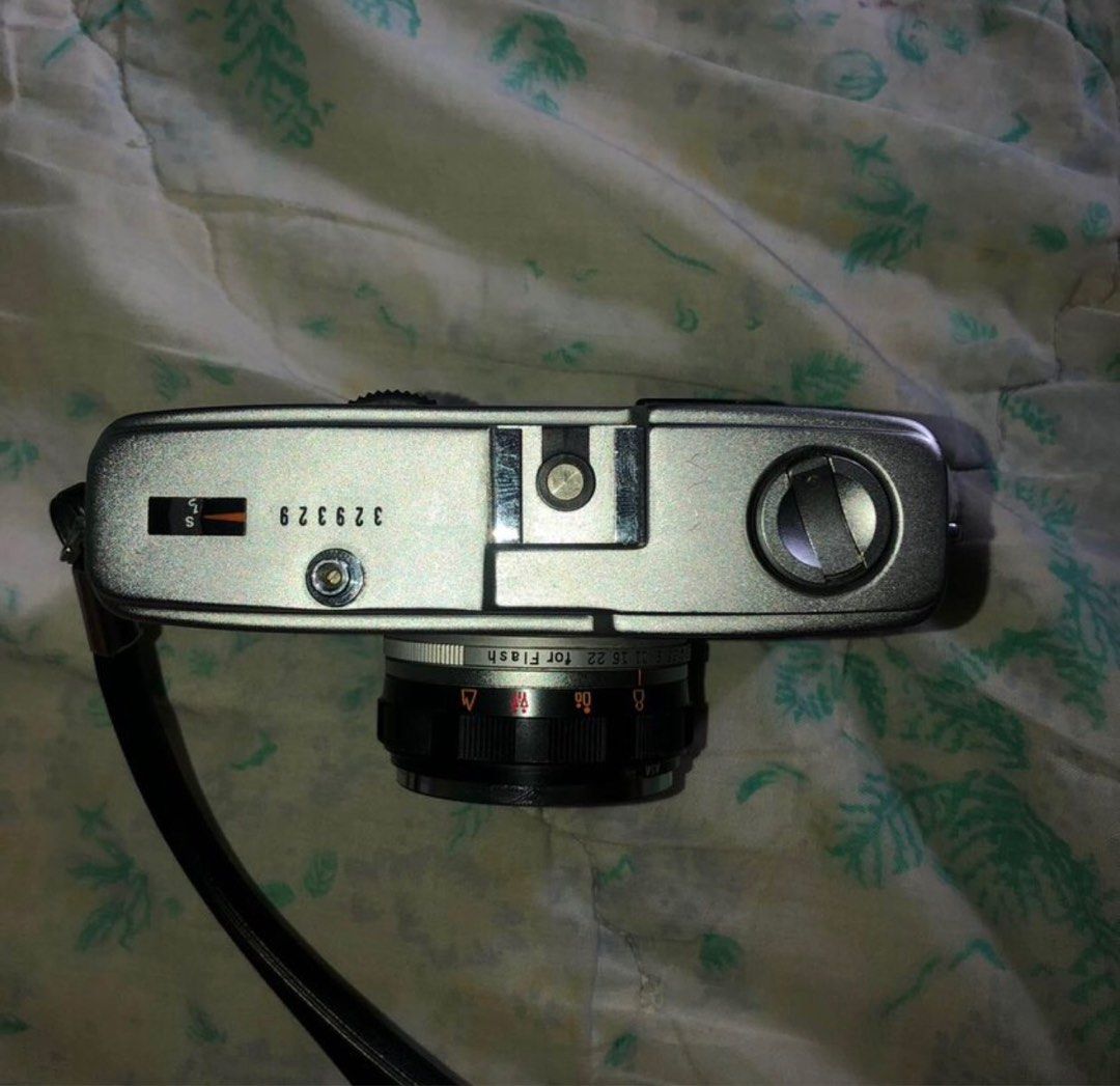 Olympus Trip 35 film camera (Category: Cameras) located in San Mateo. Submitted by binchichi (Listing ID 1335545018, Image 2). Description: bought this here on carousell but i only used this once. this camera is good but manual film cams are not for me 🥲 issue: the lens are loose. need repair sample photos are attached.