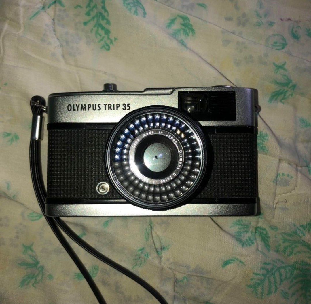 Olympus Trip 35 film camera (Category: Cameras) located in San Mateo. Submitted by binchichi (Listing ID 1335545018, Image 1). Description: bought this here on carousell but i only used this once. this camera is good but manual film cams are not for me 🥲 issue: the lens are loose. need repair sample photos are attached.