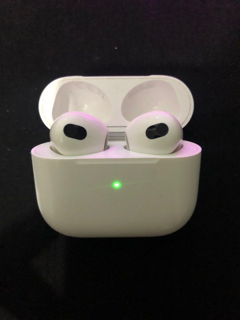 Original Airpods 3rd Gen (Category: Earphones) located in Cavite. Submitted by cole_25 (Listing ID 1335557155, Image 3). Description: -Used Apple Airpods 3rd Gen -With Original Lightning Cable -No Box *Issue* -Muffled Bass; most likely due to infiltrated alcohol when it was cleaned, but still audible..
