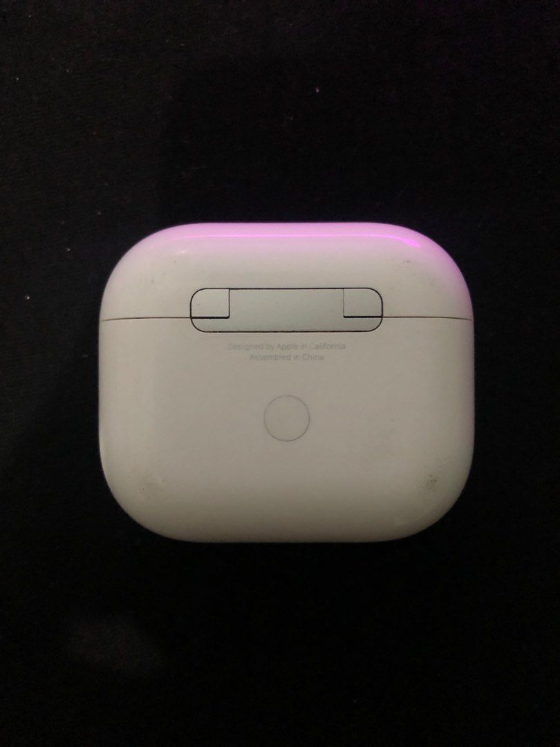 Original Airpods 3rd Gen (Category: Earphones) located in Cavite. Submitted by cole_25 (Listing ID 1335557155, Image 2). Description: -Used Apple Airpods 3rd Gen -With Original Lightning Cable -No Box *Issue* -Muffled Bass; most likely due to infiltrated alcohol when it was cleaned, but still audible..