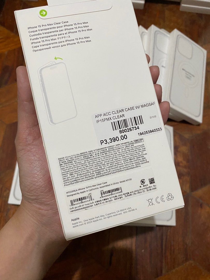 Original iPhone 15 Pro Max MagSafe Clear Hard Case Cover (Category: Cases & Sleeves) located in Manila. Submitted by razelysonn (Listing ID 1335545776, Image 3). Description: All original 101% with srp at the back a question you may ask again in the conversation Question: Is it original? Answer: It is, 101% ORIGINAL FIXED PRICE 😇.
