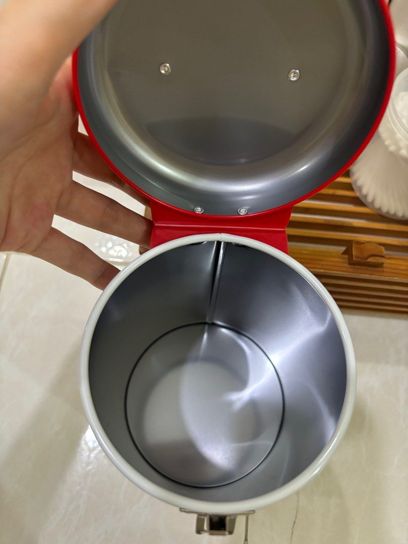 Peko Chan Medium Tin Can Cylinder Case with Handle (Category: Vintage Collectibles) located in Cebu City. Submitted by kawaiiparty (Listing ID 1335497952, Image 3). Description: Good as new No flaws Authentic Peko Chan tin can Good for your aniks or candies .