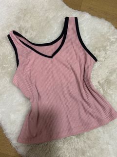 (Category: ) located in . Submitted by lilliess.closet (Listing ID 1335448180, Image 1). Description: .