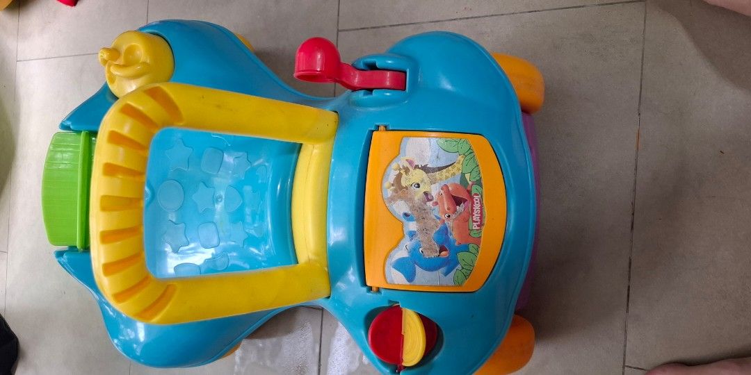 Playskool Walker (Category: Babies & Kids Fashion) located in Singapore. Submitted by luvartz (Listing ID 1335440808, Image 1). Description: .