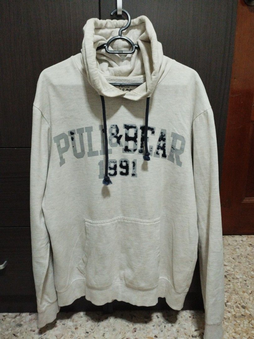 Pull Bear Hoodie M Men s Fashion Tops Sets Hoodies on Carousell