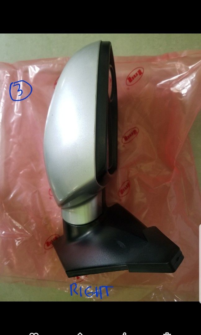 Side Mirror Assembly Left & Right for (hyundai tucson 2010-2015) (Category: Body Parts and Accessories) located in Las Pinas. Submitted by cleverdragon.3aaf58 (Listing ID 1335455315, Image 3). Description: Hyundai Tucson side mirror Assembly (Original) 2010 to 2015 model Note: - Left Mirror loose screw for tightening -Right Mirror, screw fixed none rectractable..