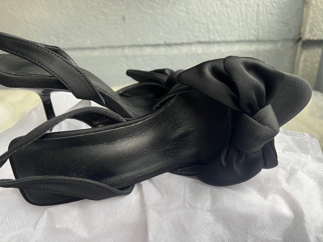 Shein fashionable heels (Category: Heels) located in Bacoor. Submitted by suemurillo (Listing ID 1335465847, Image 1). Description: Used once. Size is a bit bigger. Ideal for size 6.