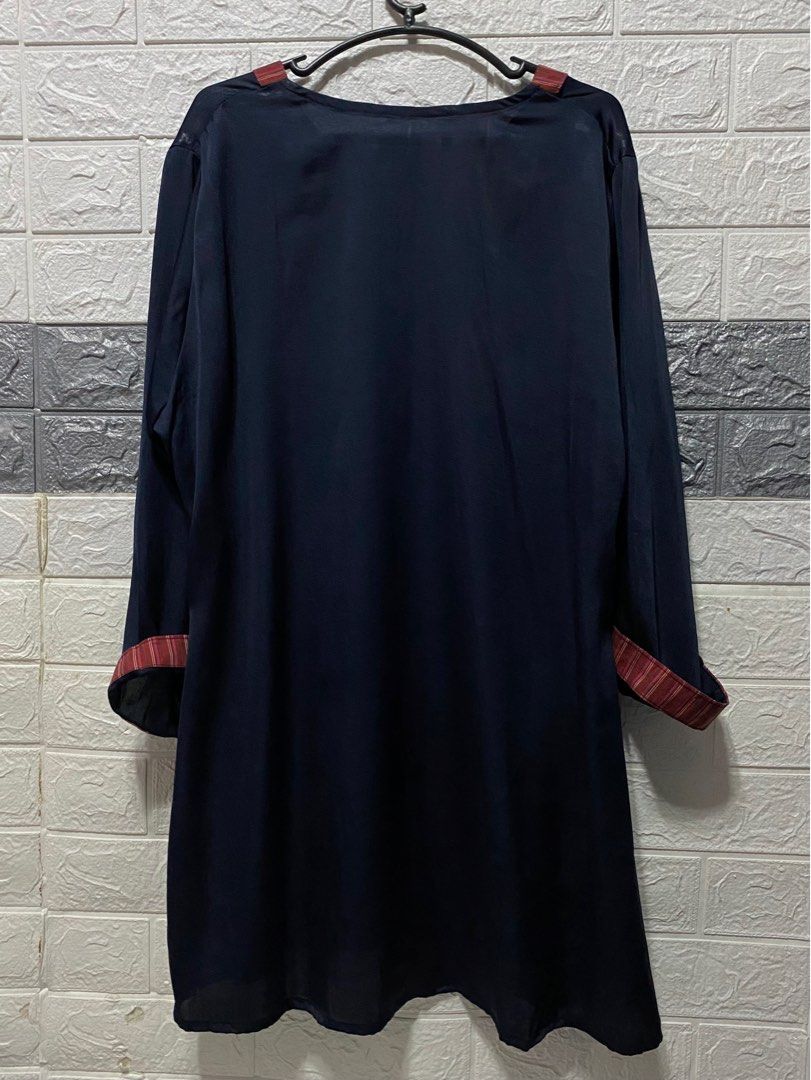 Silk-like elegant Long top or mini dress (Category: Others Tops) located in San Fernando. Submitted by rhap34 (Listing ID 1335458202, Image 2). Description: This is still in decent condition. Used, then stored. Gcash and Bpi modes of payment ✔️ Manage expectations on preloved items ✔️ Ask everything before confirming orders ✔️ Last price posted ✔️ J&T shipping only, no other options for other couriers as this is where I am most accessible at the 