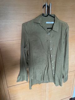 (Category: ) located in . Submitted by wardrobecleanout2 (Listing ID 1335437759, Image 1). Description: .