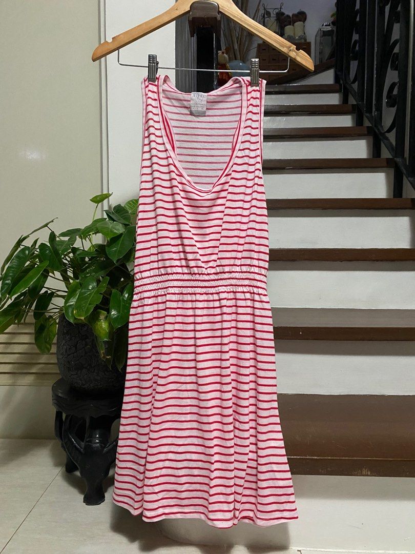 Summer dress (Category: Dresses) located in Quezon City. Submitted by jujoo (Listing ID 1335538015, Image 1). Description: Fits M-L.