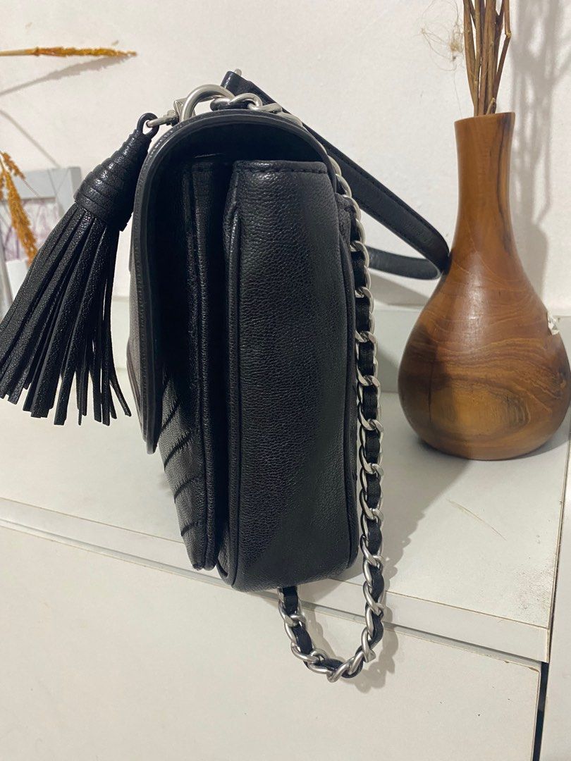 Tory Burch Fleming Distressed Black TB Fleming