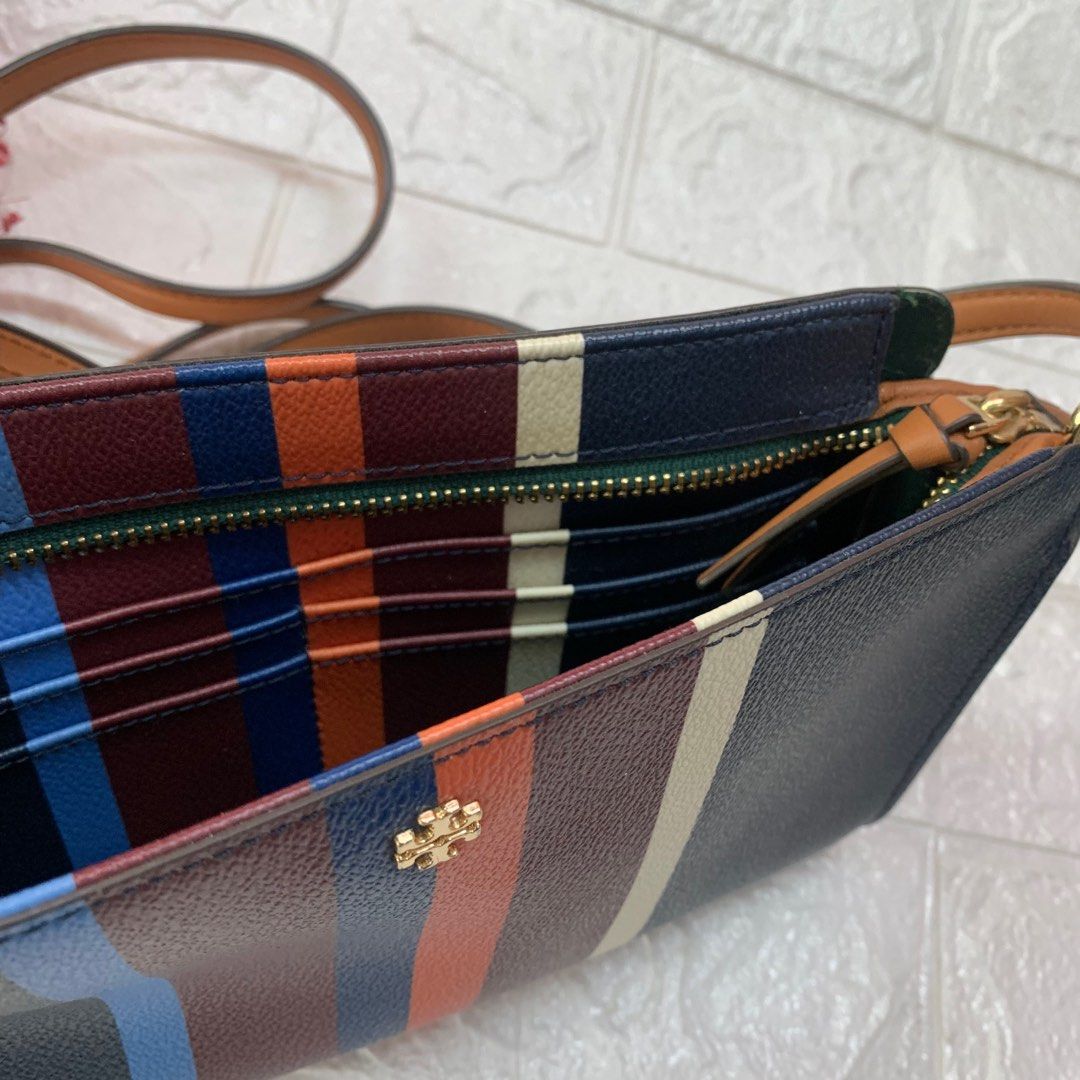 Tory Burch Sling Bag WOC (Category: Luxury Bags & Wallets) located in Manila. Submitted by thekidshop (Listing ID 1334679337, Image 3). Description: .