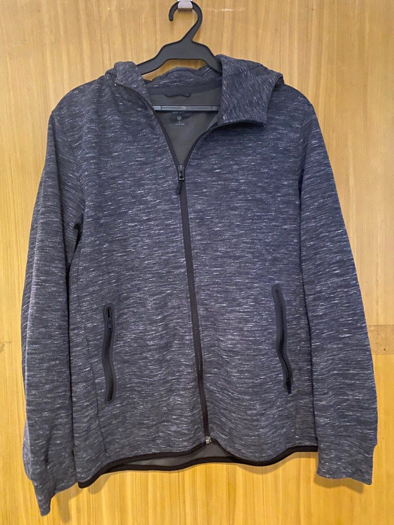 Uniqlo Jacket Grey Large (Category: Coats, Jackets and Outerwear) located in Taguig. Submitted by declutterprince2 (Listing ID 1335424033, Image 1). Description: Uniqlo Jacket Large Used only once No flaws.