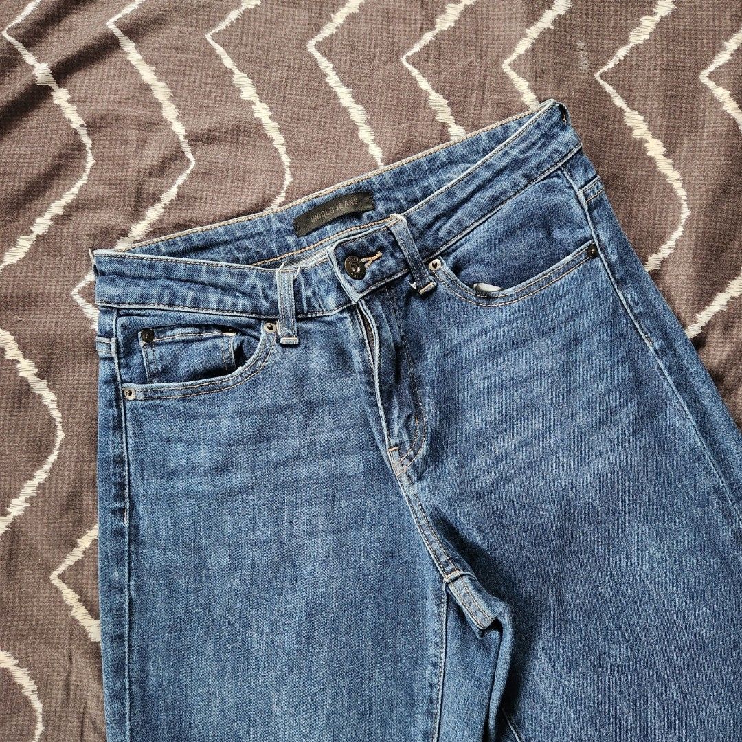 Uniqlo Jeans (Category: Jeans) located in Cainta. Submitted by andrthings (Listing ID 1335444669, Image 2). Description: with slightly bent zipper ( see last photo).