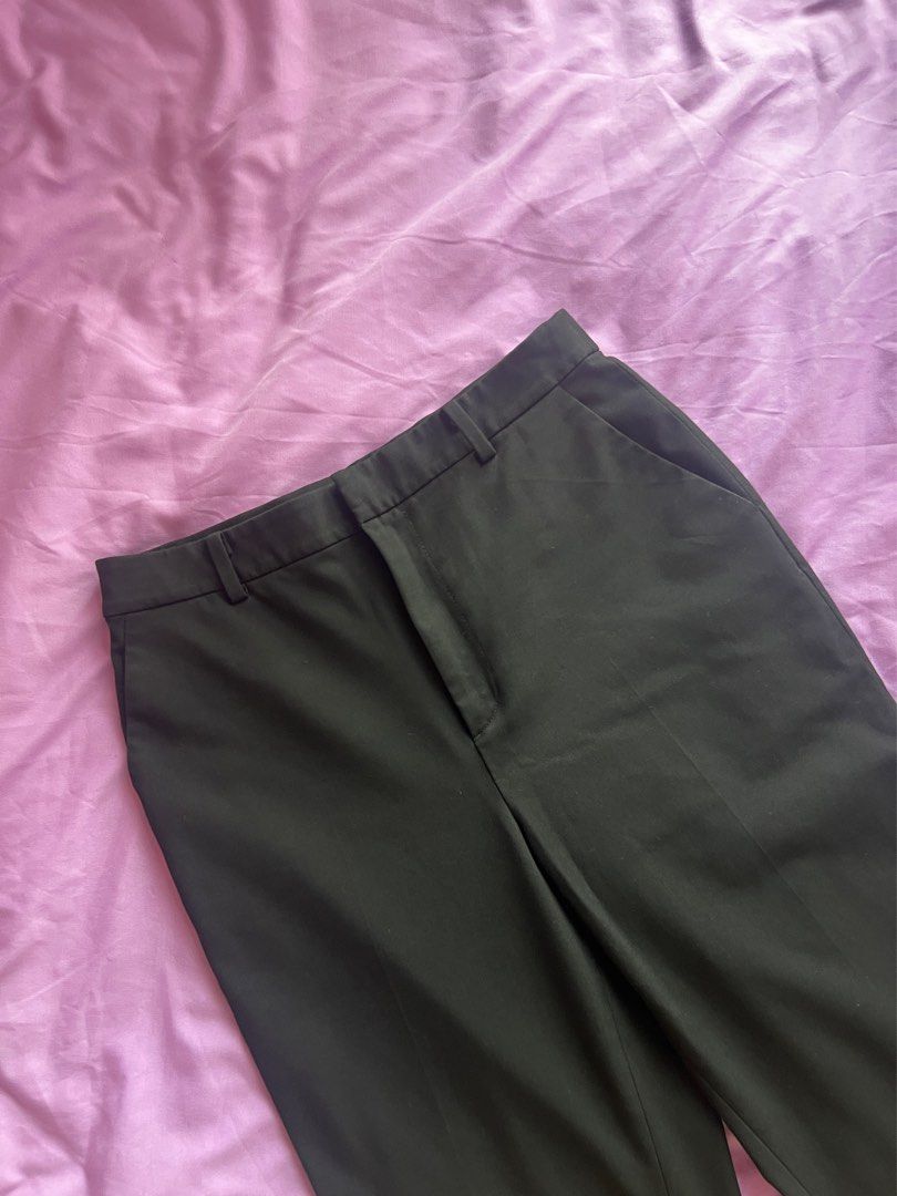 UNIQLO Smart Ankle Pants (Category: Other Bottoms) located in Manila. Submitted by declutter_gurl (Listing ID 1335485377, Image 2). Description: M Waist 63-69cm Hip 88-94cm rfs: too big.