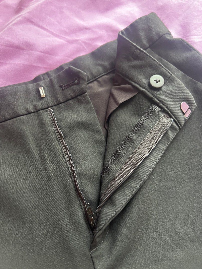 UNIQLO Smart Ankle Pants (Category: Other Bottoms) located in Manila. Submitted by declutter_gurl (Listing ID 1335485377, Image 3). Description: M Waist 63-69cm Hip 88-94cm rfs: too big.