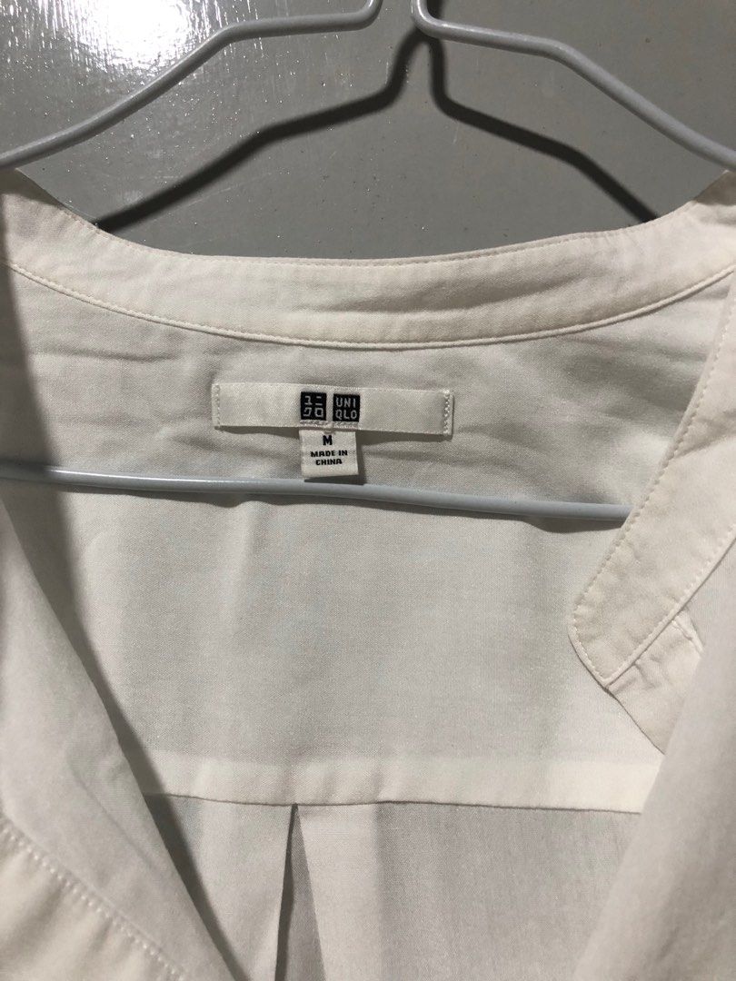 White uniqlo (Category: Blouses) located in Iligan City. Submitted by tumat (Listing ID 1335475313, Image 2). Description: decluttering never been used bcos it doesn’t fit me will fit petite small to medium sized gal.