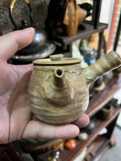 純銀製 玉霰打出 花蕾摘 横手急須 いたずらっぽい 銀瓶 煎茶道具