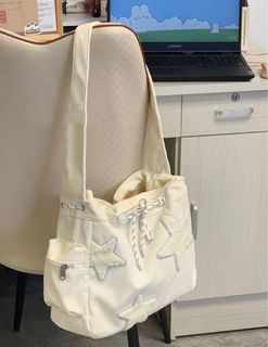 （分類：）位於 。 由 kae__eyeon 提交（商品編號 1335761603，圖片 1）。簡介： 。