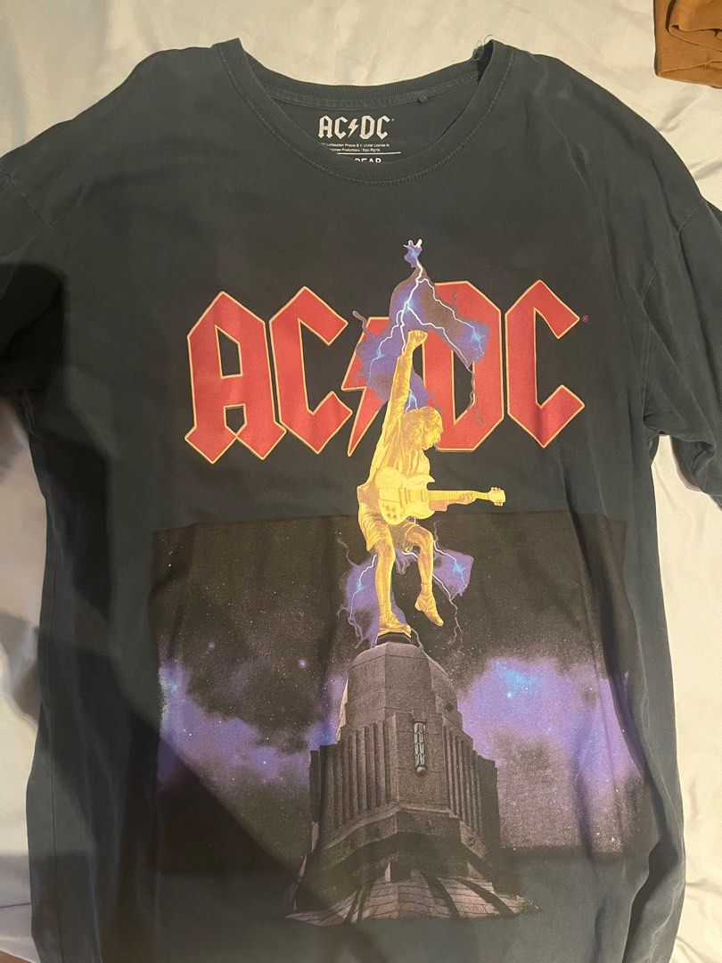 ACDC Pull & Bear (Category: Tshirts & Polo Shirts) located in Singapore. Submitted by iceblitz (Listing ID 1335701442, Image 1). Description: Barely worn. Bought from Pull & Bear..