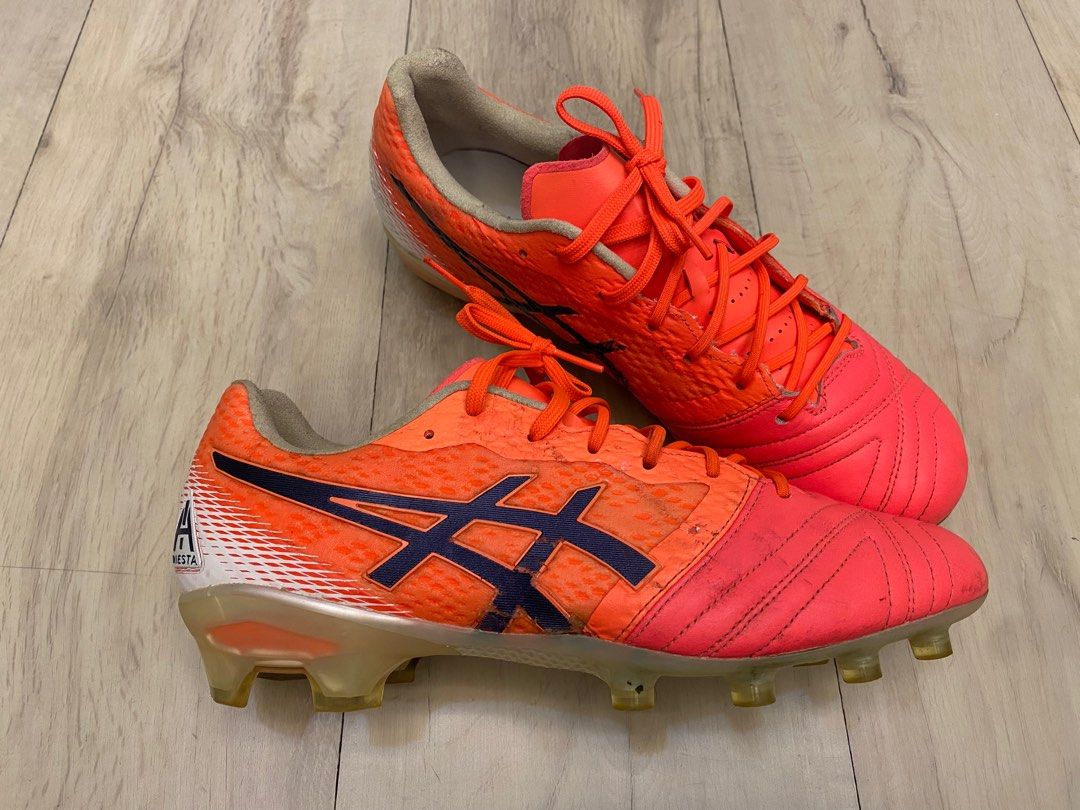 Iniesta soccer shoes store