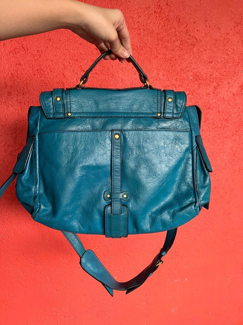 Bean Pole Two way Bag (Category: Luxury Bags & Wallets) located in Nagcarlan. Submitted by itsmiholai (Listing ID 1335685438, Image 2). Description: See photos! 😊.
