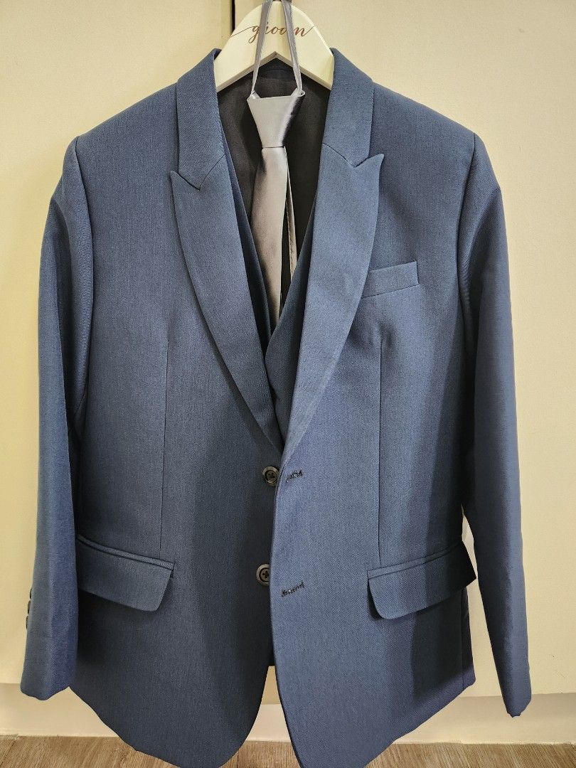 Blue Coat with Vest Armani Fabric (Category: Coats, Jackets and Outerwear) located in Quezon City. Submitted by bea_beee (Listing ID 1335638499, Image 1). Description: Men's Coat with vest (free necktie) -Armani Fabric -Needs stitching lang sa inner lining (arms) but all in all still in very good condition -Fits XS-S Body frame Shoulder length- 14.5 inches Arm length- 21.5 inches Body length- 23.5 in.