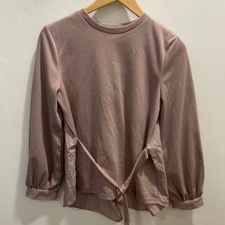 (Category: ) located in . Submitted by lysee.wardrobe (Listing ID 1335700071, Image 1). Description: .