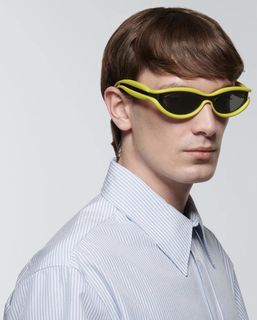 (Category: ) located in . Submitted by sunglasses.versionsale (Listing ID 1335744914, Image 1). Description: .