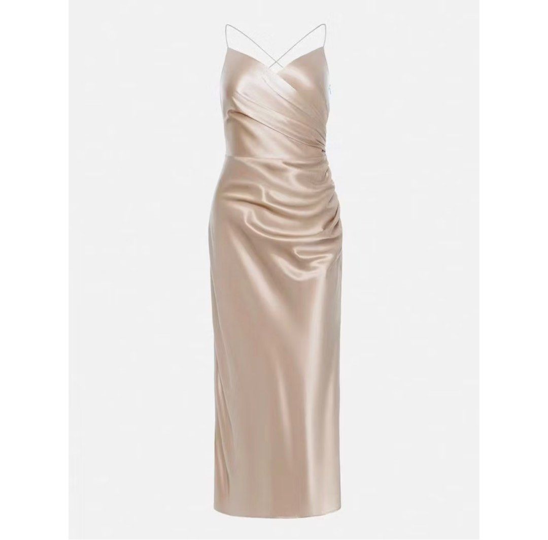 Champagne Satin Backless Slit Long Dress (Category: Dresses) located in Marikina City. Submitted by phoebecncpcn (Listing ID 1335677187, Image 1). Description: • High quality satin fabric (similar to Zara) • Only worn for fitting • Bought for P866 sa 🍊app • Got size XL but sizes run small (best suited for M-L frames) ‼️ See last slide for size guide RFS: Didn’t fit around the bust area.