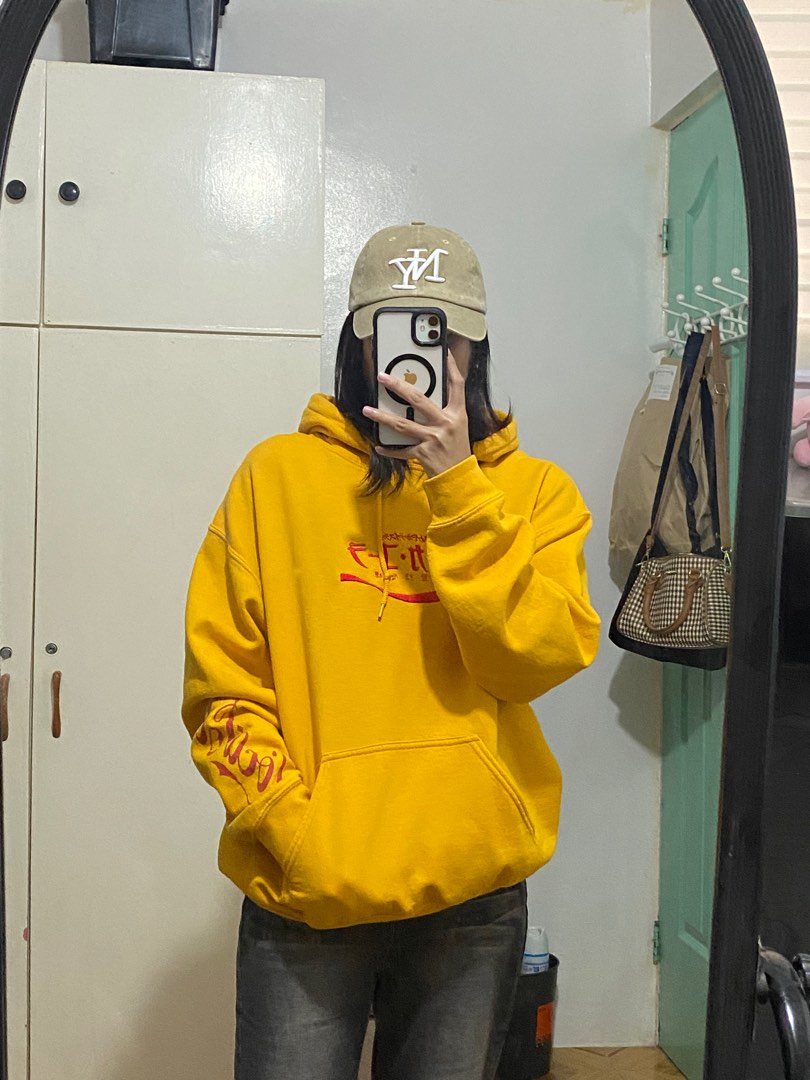 COCA COLA HOODIE Medium Men s Fashion Tops Sets Hoodies on Carousell