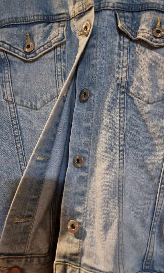 DENIM JACKET (H&M L.O.G.G) (Category: Coats, Jackets and Outerwear) located in Paranaque City. Submitted by rcmst (Listing ID 1335751180, Image 3). Description: .