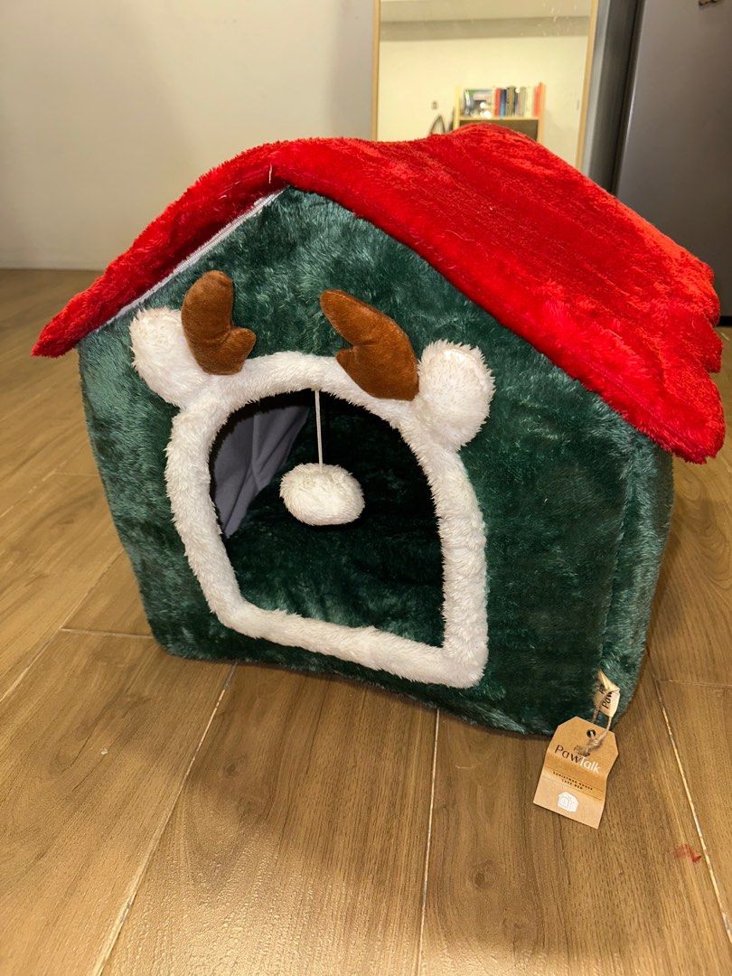 Dog bed (Category: Homes & Other Pet Accessories) located in Manila. Submitted by sleepmarie (Listing ID 1335633993, Image 1). Description: My dog doesnt like it. Orig price 800 from pet express.