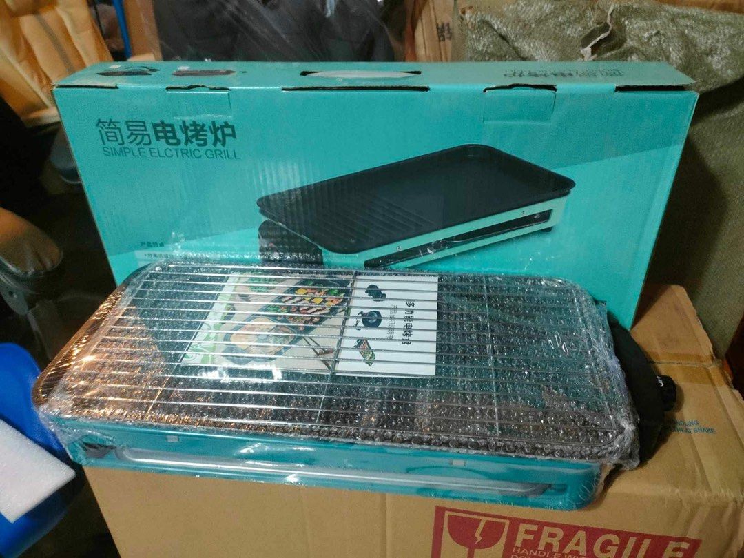ELECTRIC GRILLER (Category: Cookware & Accessories) located in Marikina City. Submitted by keionlines85428 (Listing ID 1335618962, Image 1). Description: Simple electric griller with BLACK PAN (Flat griller GREEN) ₱950 only We deliver COD within Metro Manila and Nearby Areas 🥰.