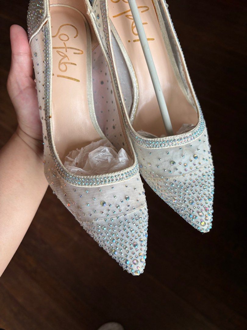 Elegant Silver with stones high heels (Category: Heels) located in Paranaque City. Submitted by trishago (Listing ID 1335624136, Image 1). Description: Size 40.