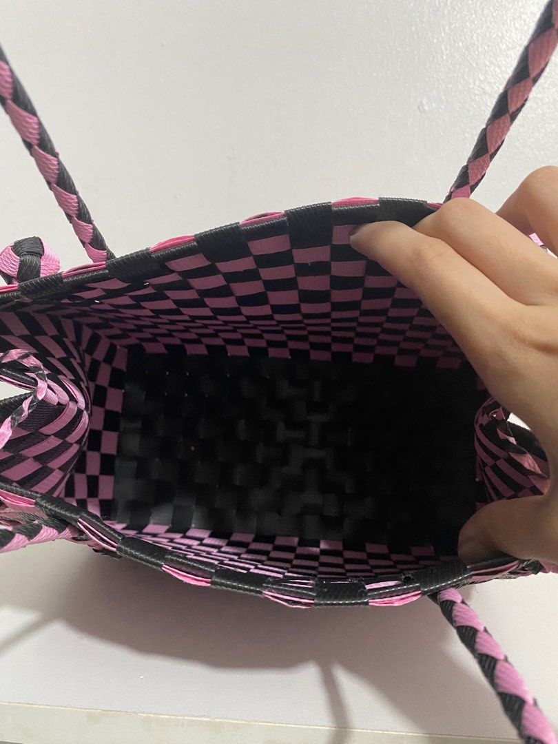 Fashion bayong (Category: Clutches) located in Caloocan City. Submitted by blaizeshmn (Listing ID 1335625711, Image 3). Description: .