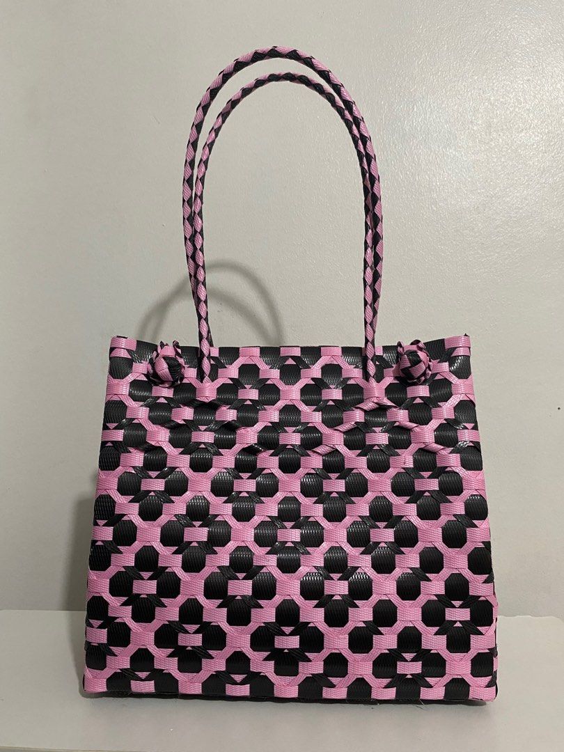 Fashion bayong (Category: Clutches) located in Caloocan City. Submitted by blaizeshmn (Listing ID 1335625711, Image 1). Description: .