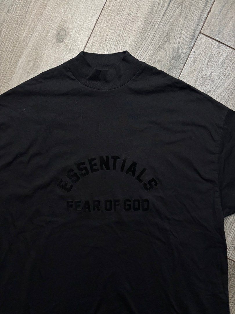 Fear of God Essentials Arch Logo Mock Neck T-shirt (Category: Tshirts & Polo Shirts ) located in Quezon City. Submitted by kenhernando915 (Listing ID 1335716868, Image 1). Description: Like New condition 23 x 30 no flaws.