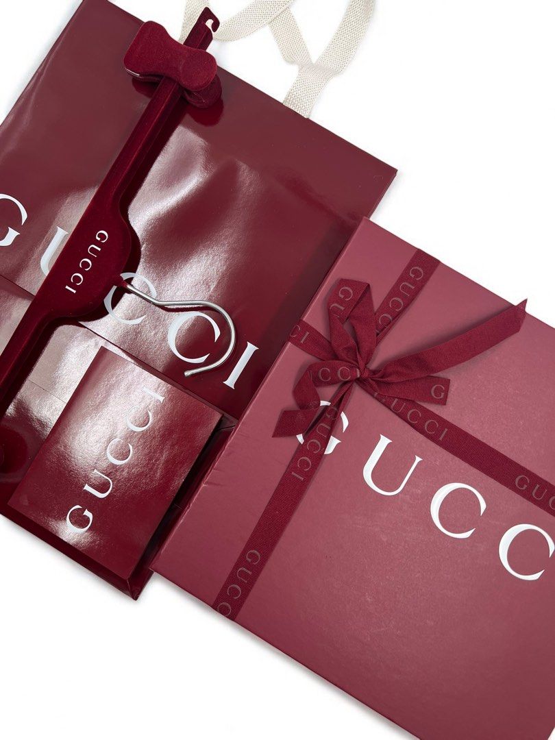 ⚜️Gucci Ancora Empty box, paperbag & hanger (Category: Luxury Accessories) located in Makati City. Submitted by 90sangel (Listing ID 1335773980, Image 2). Description: These are accessories from the Gucci item I purchased in Japan last July. They are in like-new condition. Limited editions! rare . This is the final price.🥺.