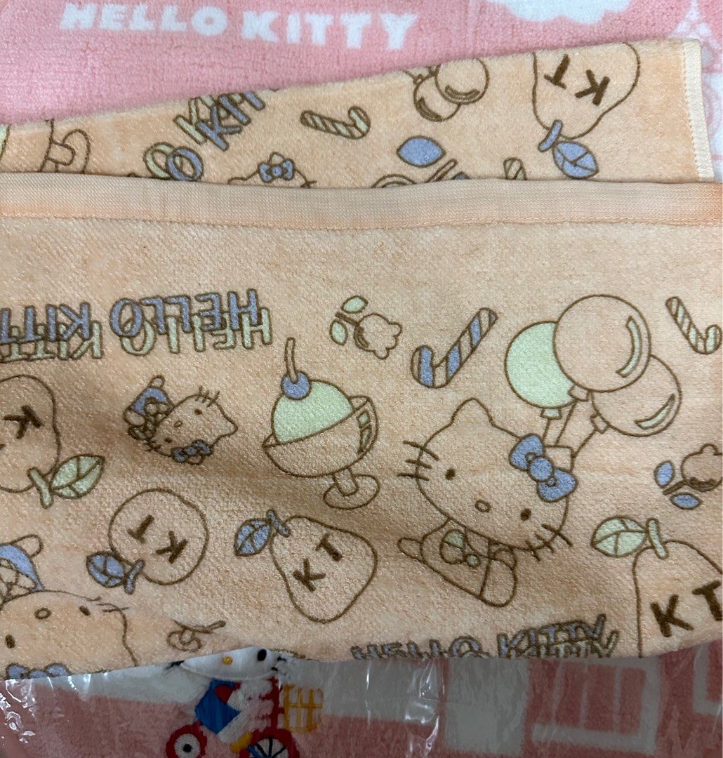 Hello kitty (Category: Towels, Napkins & Holders) located in Quezon City. Submitted by mitchapple88 (Listing ID 1335619241, Image 2). Description: Bath towel Long towel Hand towel Sold as set .