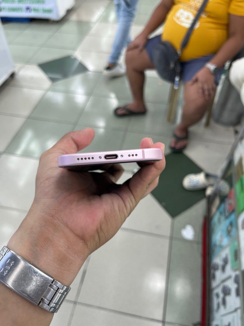 IPHONE 15 128GB 95BH SMART LOCK NO ISSUE (Category: iPhone 15 Series) located in Manila. Submitted by mrkim_gadget (Listing ID 1335749648, Image 2). Description: Onhand| IPHONE 15 •128GB •Smart Lock •99% Smooth •Never been Repaired •No Hidden Issues •Can Reset Anytime •Test to Sawa •NOT Refurb •Unli 3utools INCLUSION CLEAR CASE CHARGER TEMPERD •Mode of payment •Cash •Gcash •Bank Transfer We Open for COD (INYO PO SF) Pick-Up at my Shop in Greenhil